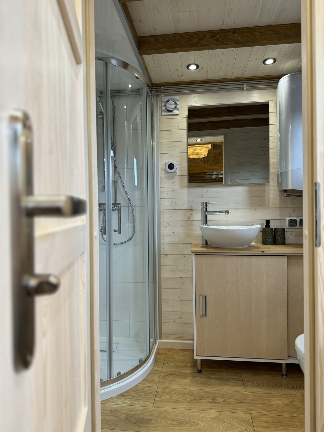 Modular, prefabricated, container house or land plot for sale. Photo 13.
