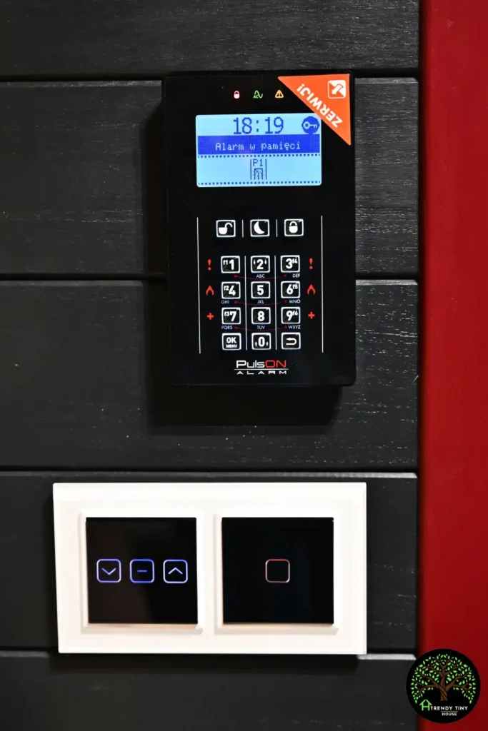 Modular, prefabricated, container house or land plot for sale. Photo 7.