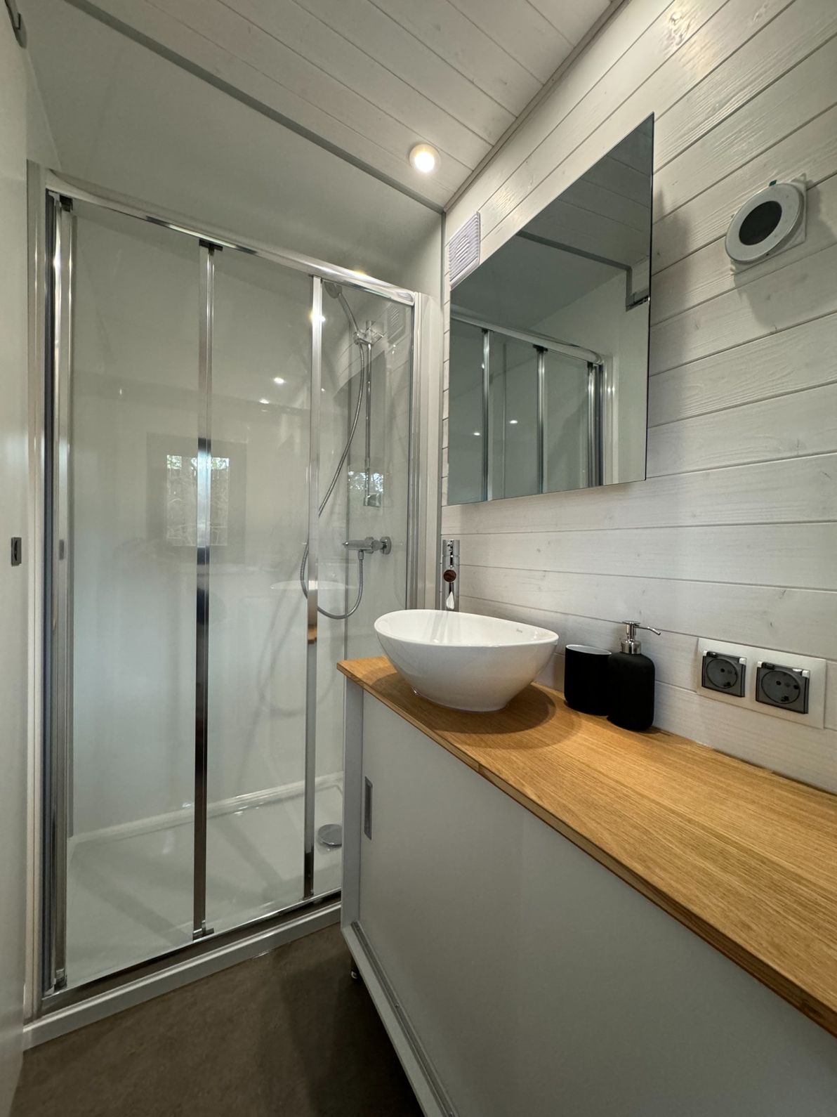Modular, prefabricated, container house or land plot for sale. Photo 14.