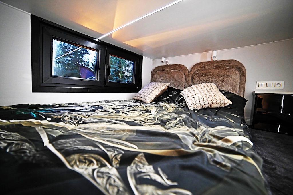 Modular, prefabricated, container house or land plot for sale. Photo 9.