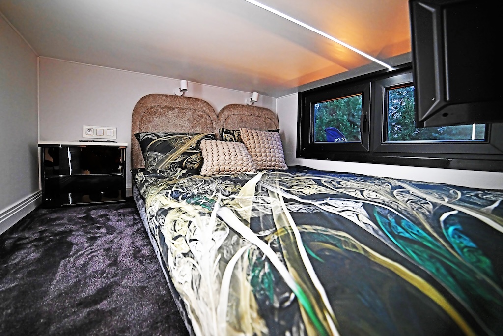 Modular, prefabricated, container house or land plot for sale. Photo 8.