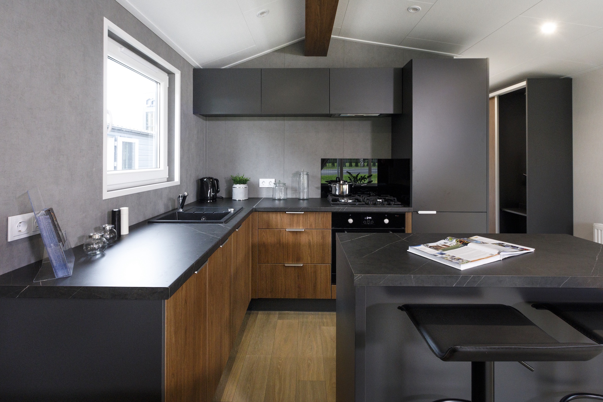 Modular, prefabricated, container house or land plot for sale. Photo 6.
